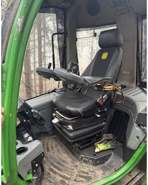 John Deere 1010E 8W - Forwarder: foto 5 John Deere 1010E 8W - Forwarder: foto 5