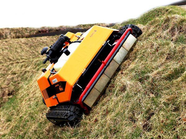 KommTek/NIKO - RoboFlail ONE (700kg/122cm profi) - Tagliaerba: foto 1 KommTek/NIKO - RoboFlail ONE (700kg/122cm profi) - Tagliaerba: foto 1