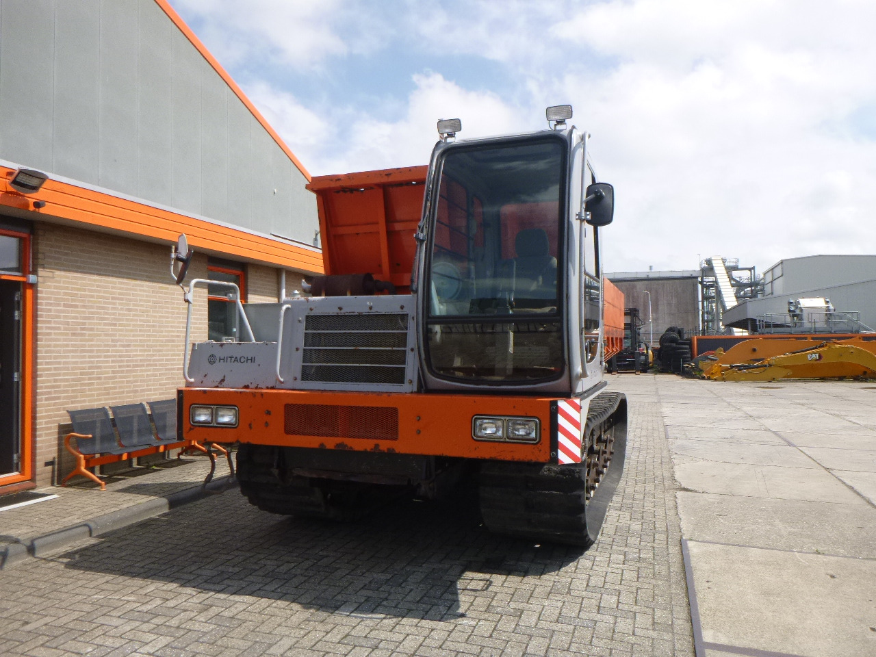 HITACHI CG110D-SC - Dumper cingolato: foto 3 HITACHI CG110D-SC - Dumper cingolato: foto 3