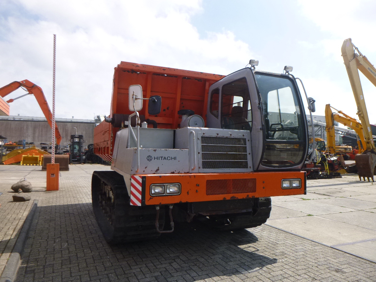 HITACHI CG110D-SC - Dumper cingolato: foto 4 HITACHI CG110D-SC - Dumper cingolato: foto 4