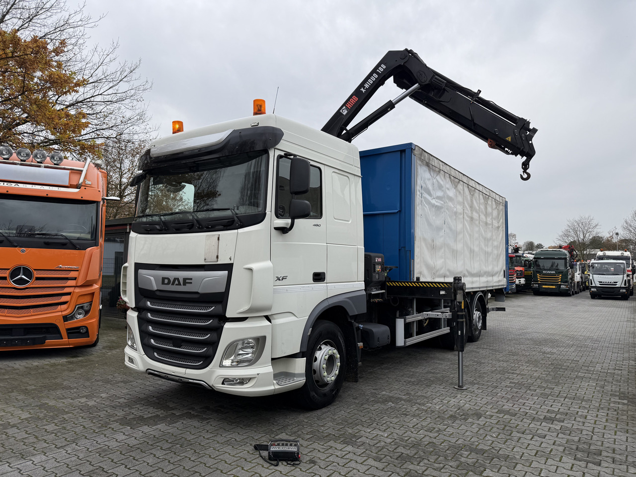 Daf XF480 6X2*4 Kran Hiab X-HiDuo 188 - Autocarro con pianale/ Cassone fisso, Camion con gru: foto 1 Daf XF480 6X2*4 Kran Hiab X-HiDuo 188 - Autocarro con pianale/ Cassone fisso, Camion con gru: foto 1