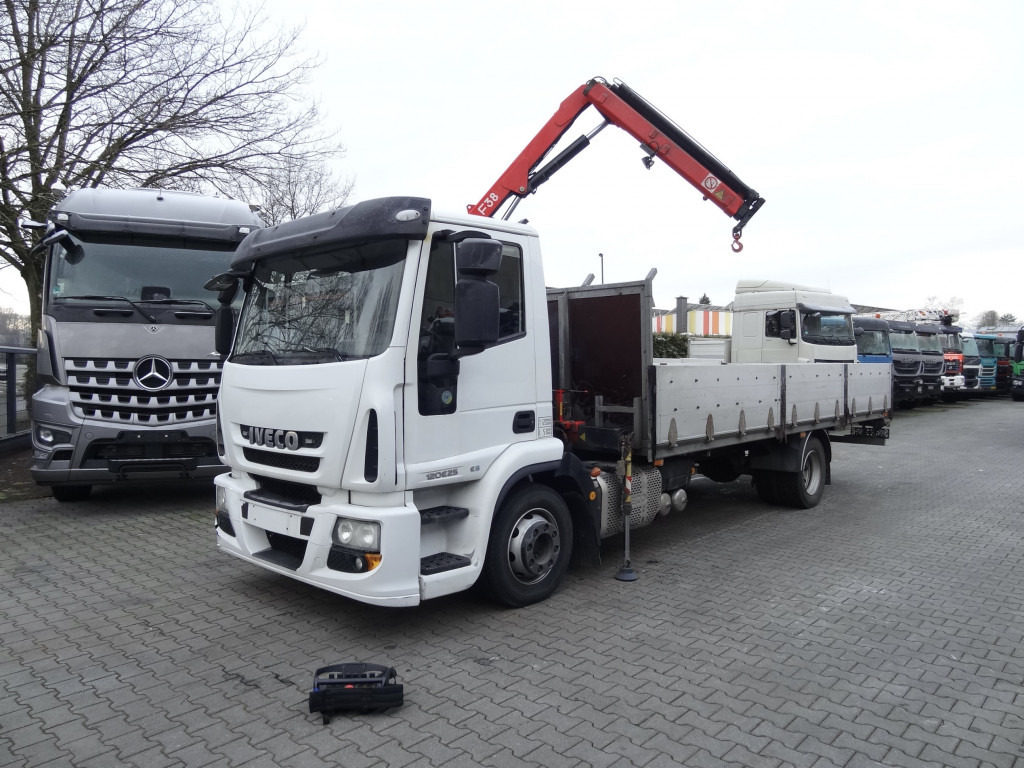 Camion con gru, Autocarro con pianale/ Cassone fisso Iveco EuroCargo 120E25 Fassi F38: foto 7