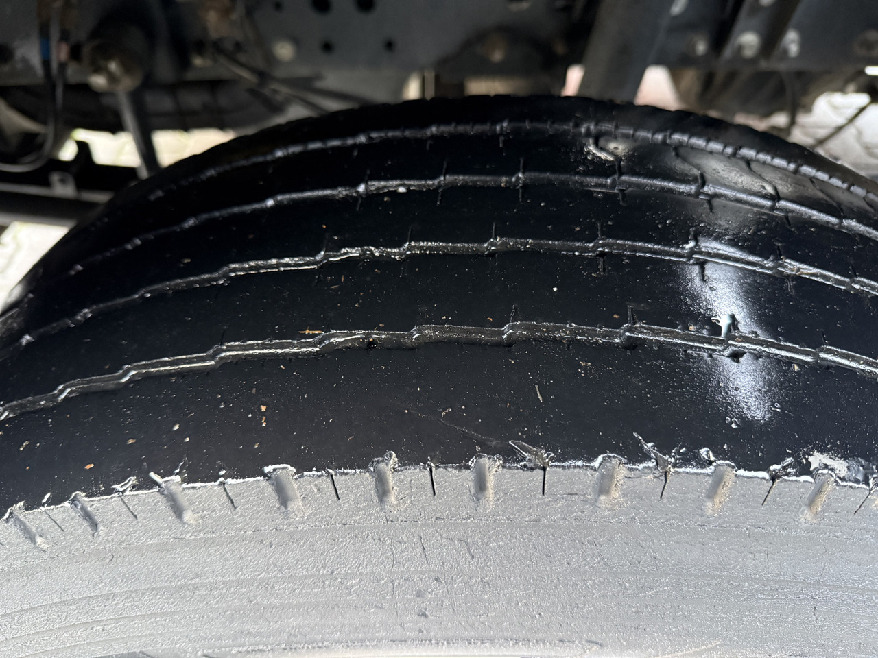 Iveco EuroCargo 80E22 Kran HMF 735 bis 15 Meter - Autocarro con pianale/ Cassone fisso, Camion con gru: foto 3 Iveco EuroCargo 80E22 Kran HMF 735 bis 15 Meter - Autocarro con pianale/ Cassone fisso, Camion con gru: foto 3