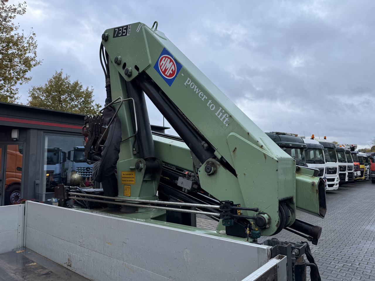 Iveco EuroCargo 80E22 Kran HMF 735 bis 15 Meter - Camion con gru, Autocarro con pianale/ Cassone fisso: foto 4 Iveco EuroCargo 80E22 Kran HMF 735 bis 15 Meter - Camion con gru, Autocarro con pianale/ Cassone fisso: foto 4