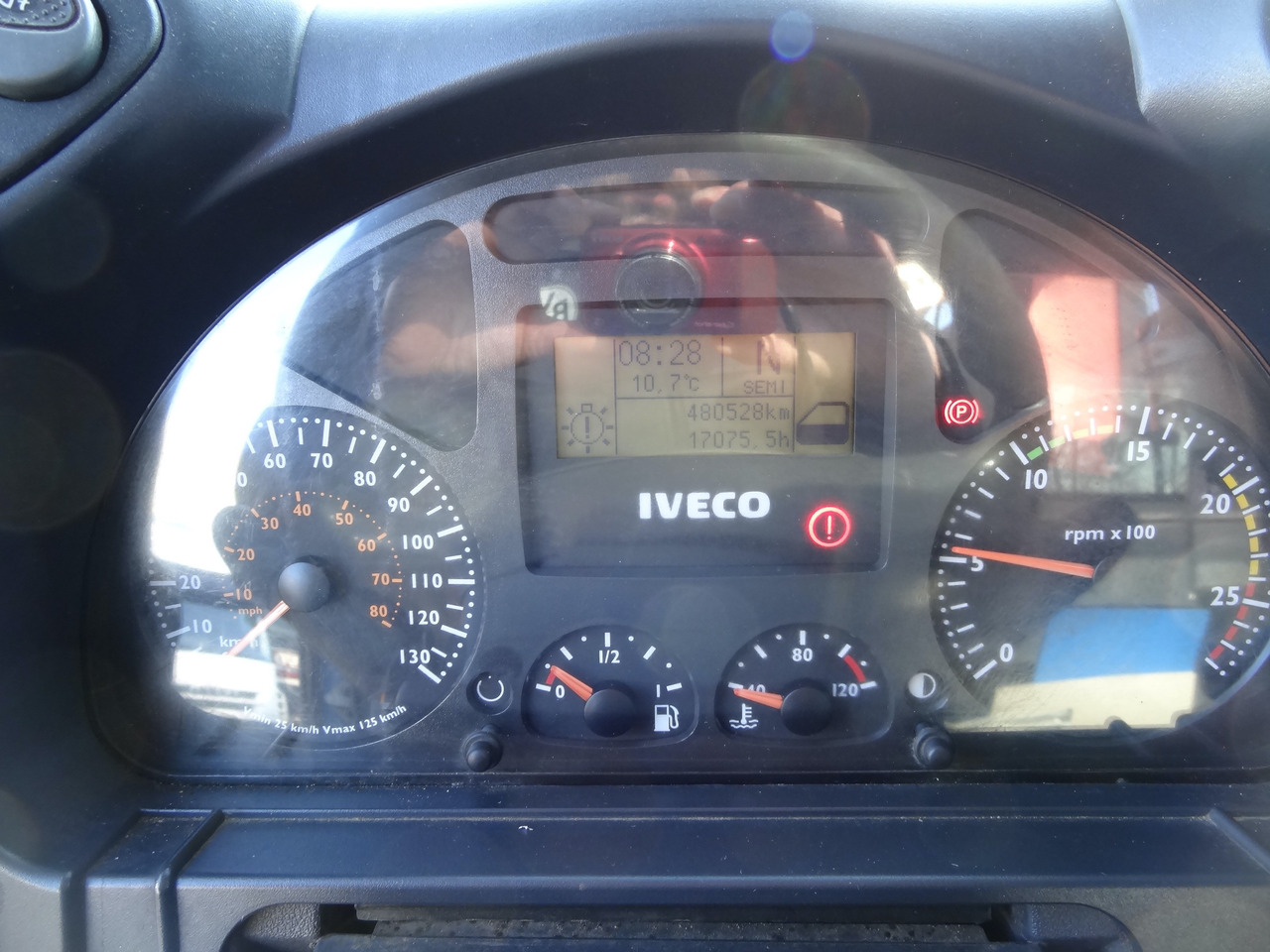 Iveco Trakker AD340T41 8X4 Kipper Kran Palfinger 23002 - Camion con gru, Autocarro ribaltabile: foto 3 Iveco Trakker AD340T41 8X4 Kipper Kran Palfinger 23002 - Camion con gru, Autocarro ribaltabile: foto 3