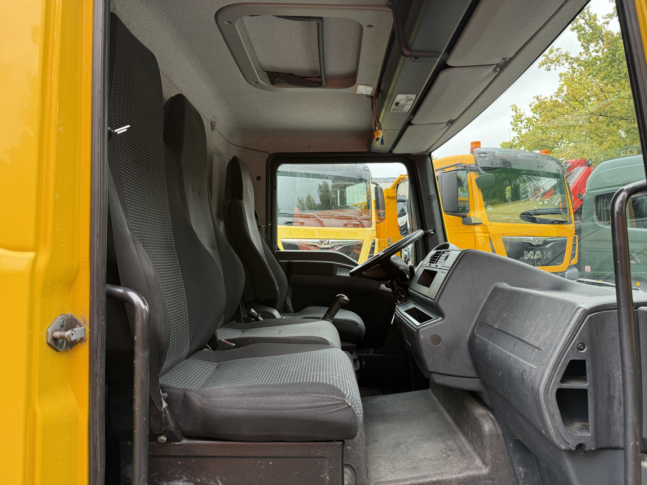 MAN TGL 8.180 BB - Autocarro con pianale/ Cassone fisso: foto 5 MAN TGL 8.180 BB - Autocarro con pianale/ Cassone fisso: foto 5