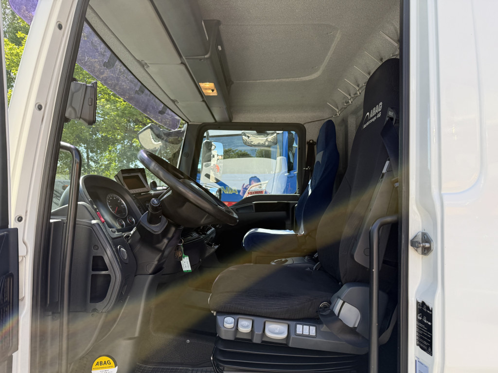 MAN TGL 8.180 Palfinger 6501 - Camion con gru, Autocarro con pianale/ Cassone fisso: foto 5 MAN TGL 8.180 Palfinger 6501 - Camion con gru, Autocarro con pianale/ Cassone fisso: foto 5