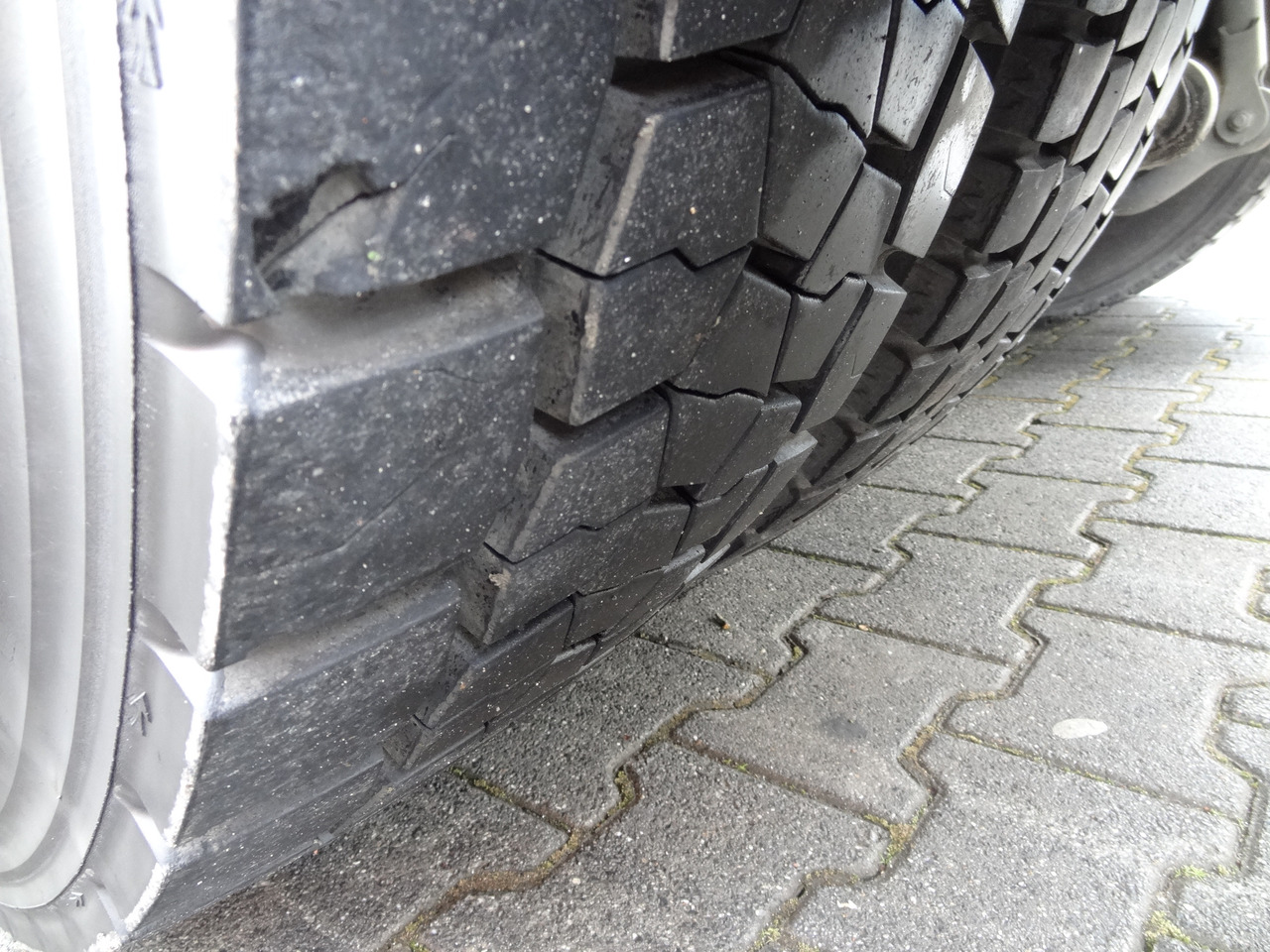 MAN TGS 26.320 6X4 BB mit Kran Fassi F175 - Camion con gru, Autocarro con pianale/ Cassone fisso: foto 5 MAN TGS 26.320 6X4 BB mit Kran Fassi F175 - Camion con gru, Autocarro con pianale/ Cassone fisso: foto 5