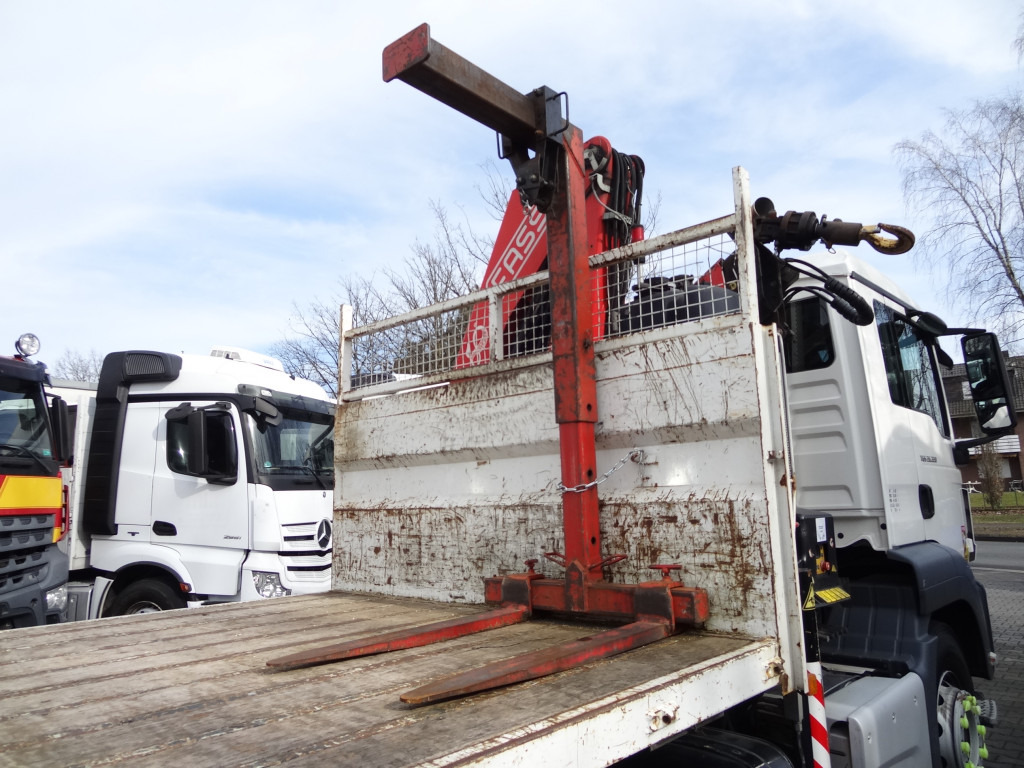 MAN TGS 26.320 6X4 BB mit Kran Fassi F175 - Camion con gru, Autocarro con pianale/ Cassone fisso: foto 3 MAN TGS 26.320 6X4 BB mit Kran Fassi F175 - Camion con gru, Autocarro con pianale/ Cassone fisso: foto 3