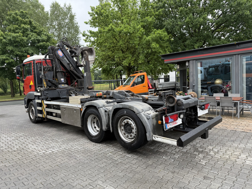 Autocarro scarrabile, Camion con gru MAN TGS 26.360 6X2 Haken mit Kran HMF 1643Z: foto 11