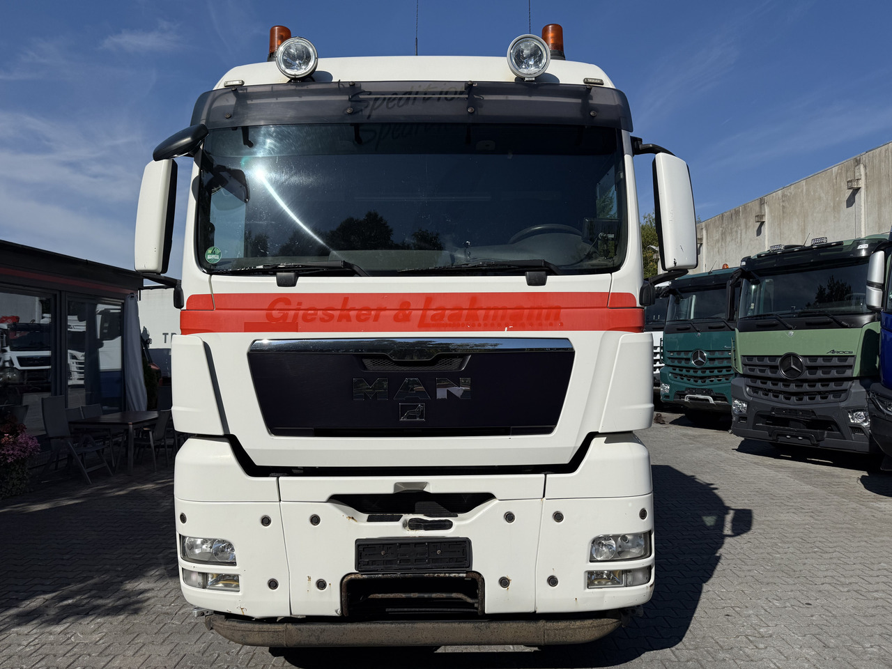 Autocarro con pianale/ Cassone fisso, Camion con gru MAN TGX 26.480 6X2 Hiab 422 + Jib + Winde: foto 11