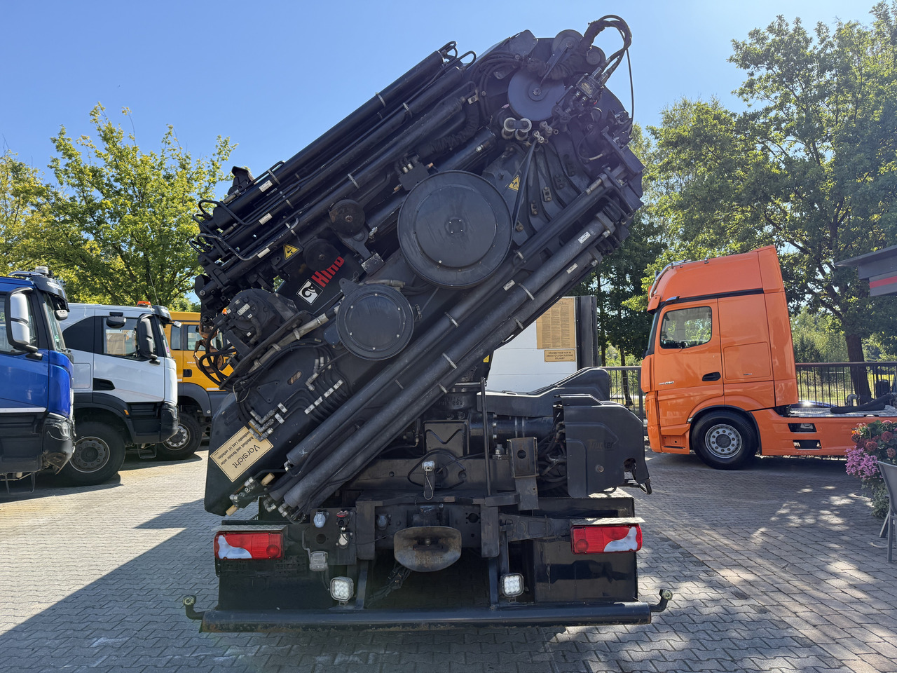 Autocarro con pianale/ Cassone fisso, Camion con gru MAN TGX 26.480 6X2 Hiab 422 + Jib + Winde: foto 14