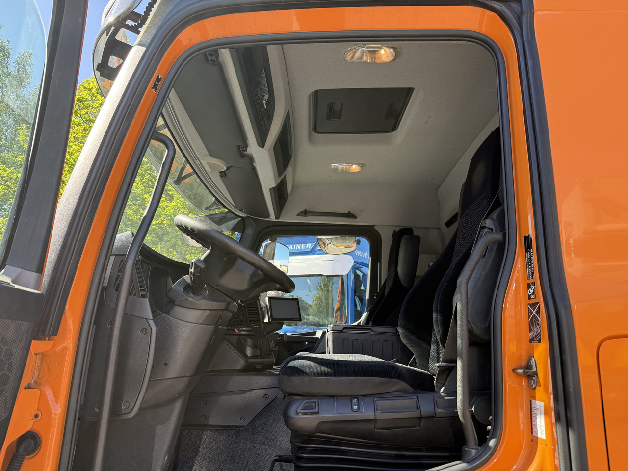 Mercedes-Benz Actros 1827 Kran Palfinger PK 9002 - Camion con gru, Camion centinato: foto 4 Mercedes-Benz Actros 1827 Kran Palfinger PK 9002 - Camion con gru, Camion centinato: foto 4