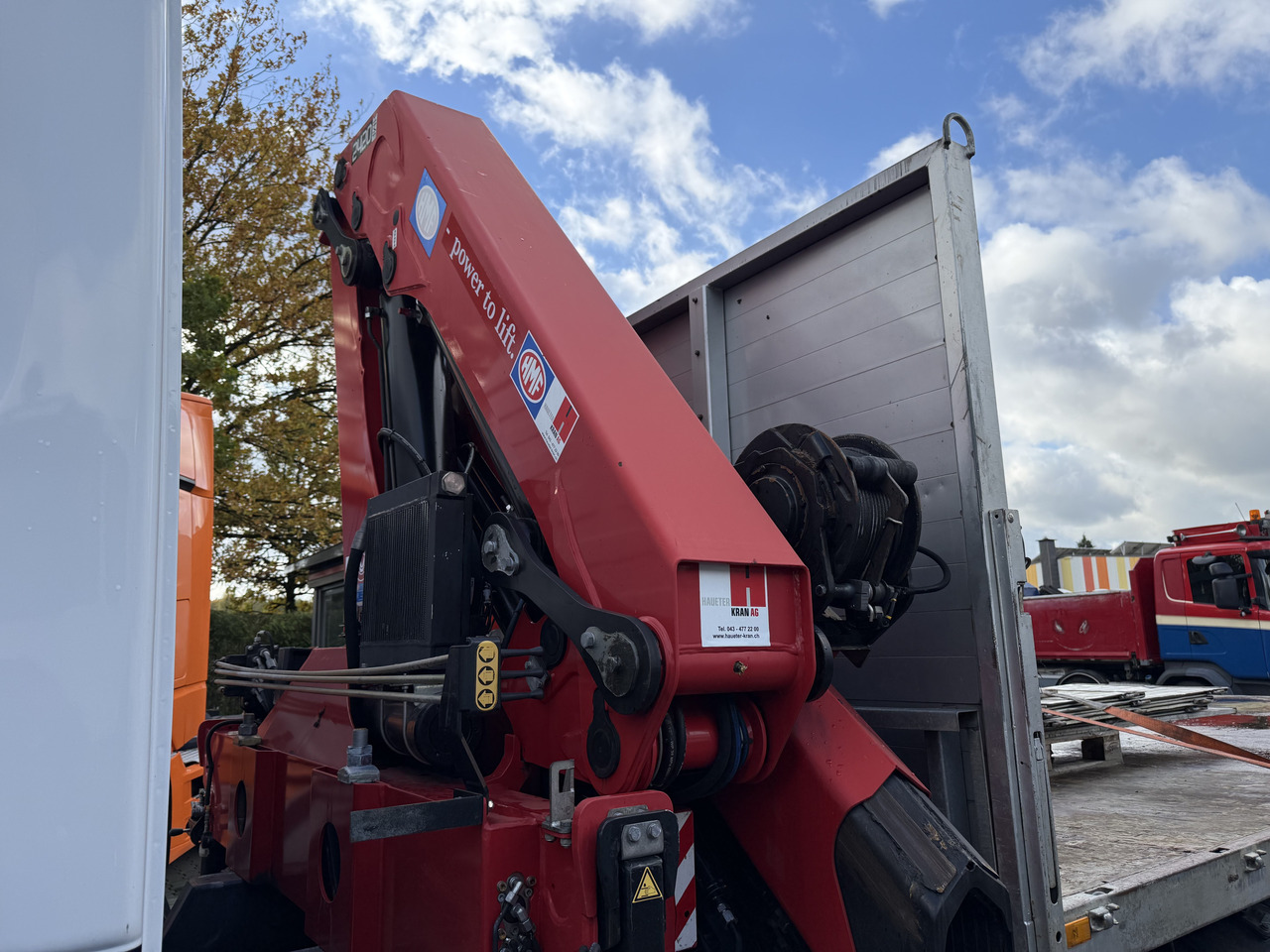 Mercedes-Benz Actros 2535 6X2 HMF 2420 bis 25 Meter - Camion con gru, Autocarro con pianale/ Cassone fisso: foto 5 Mercedes-Benz Actros 2535 6X2 HMF 2420 bis 25 Meter - Camion con gru, Autocarro con pianale/ Cassone fisso: foto 5