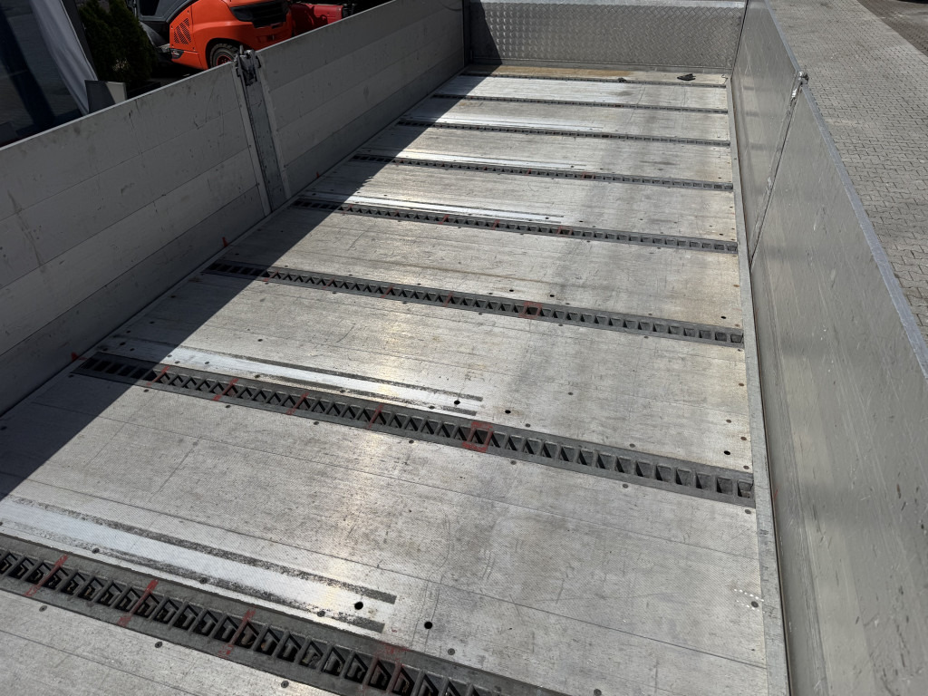 Mercedes-Benz Actros 2545 6X2 HIAB 166 bis 19 Meter - Autocarro con pianale/ Cassone fisso, Camion con gru: foto 4 Mercedes-Benz Actros 2545 6X2 HIAB 166 bis 19 Meter - Autocarro con pianale/ Cassone fisso, Camion con gru: foto 4