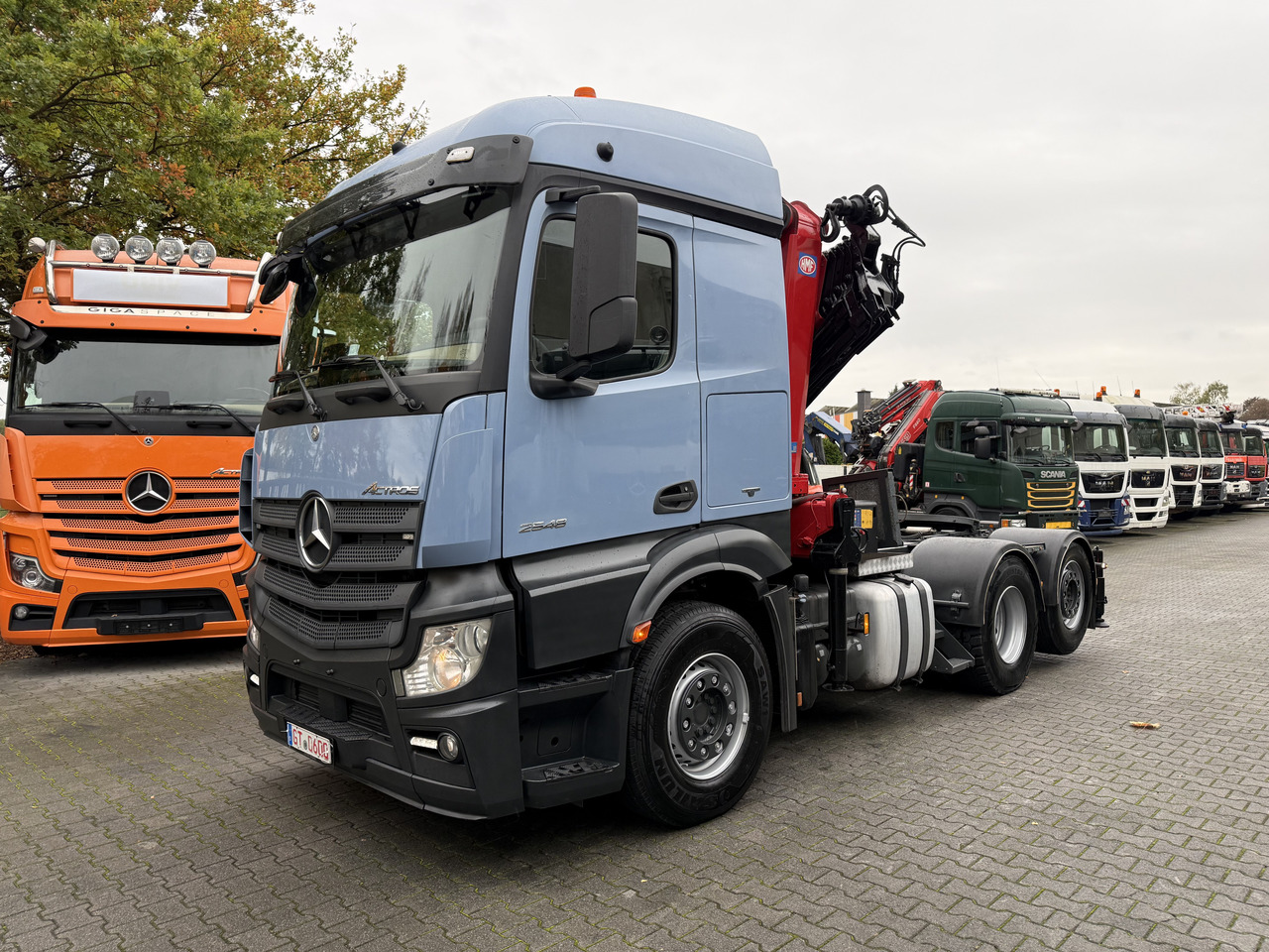 Mercedes-Benz Actros 2548 LS 6X2 Kran HMF 3220 bis 16 Meter - Camion con gru, Trattore stradale: foto 1 Mercedes-Benz Actros 2548 LS 6X2 Kran HMF 3220 bis 16 Meter - Camion con gru, Trattore stradale: foto 1