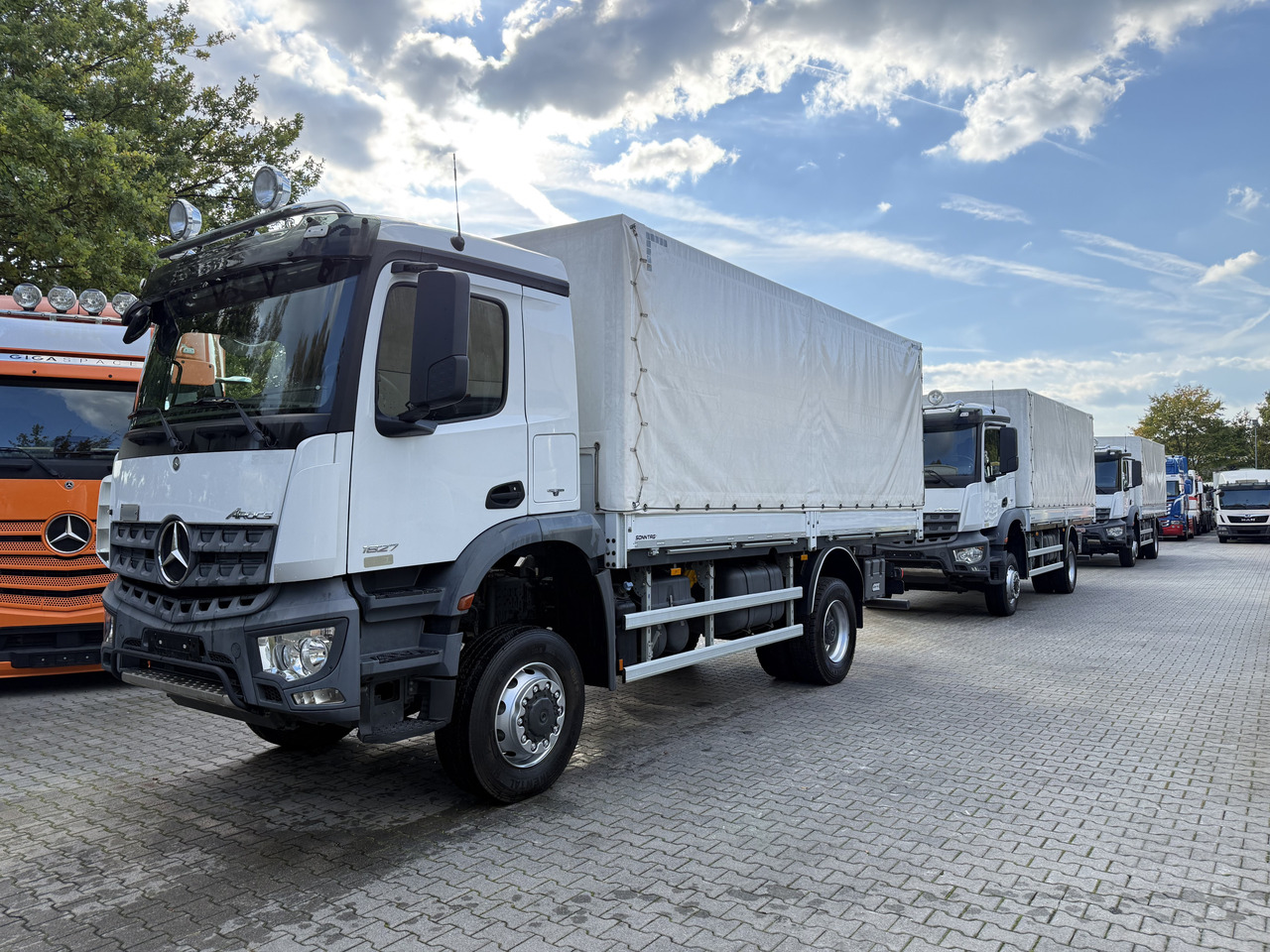 Mercedes-Benz Arocs 1827 AK 4X4 Ex- - Camion centinato: foto 1 Mercedes-Benz Arocs 1827 AK 4X4 Ex- - Camion centinato: foto 1