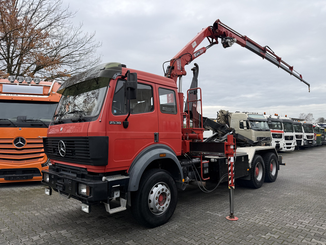 Mercedes-Benz SK 2538 6X4 Haken Kran/ Oldtimer/ Feuerwehr - Autocarro scarrabile, Camion con gru: foto 1 Mercedes-Benz SK 2538 6X4 Haken Kran/ Oldtimer/ Feuerwehr - Autocarro scarrabile, Camion con gru: foto 1