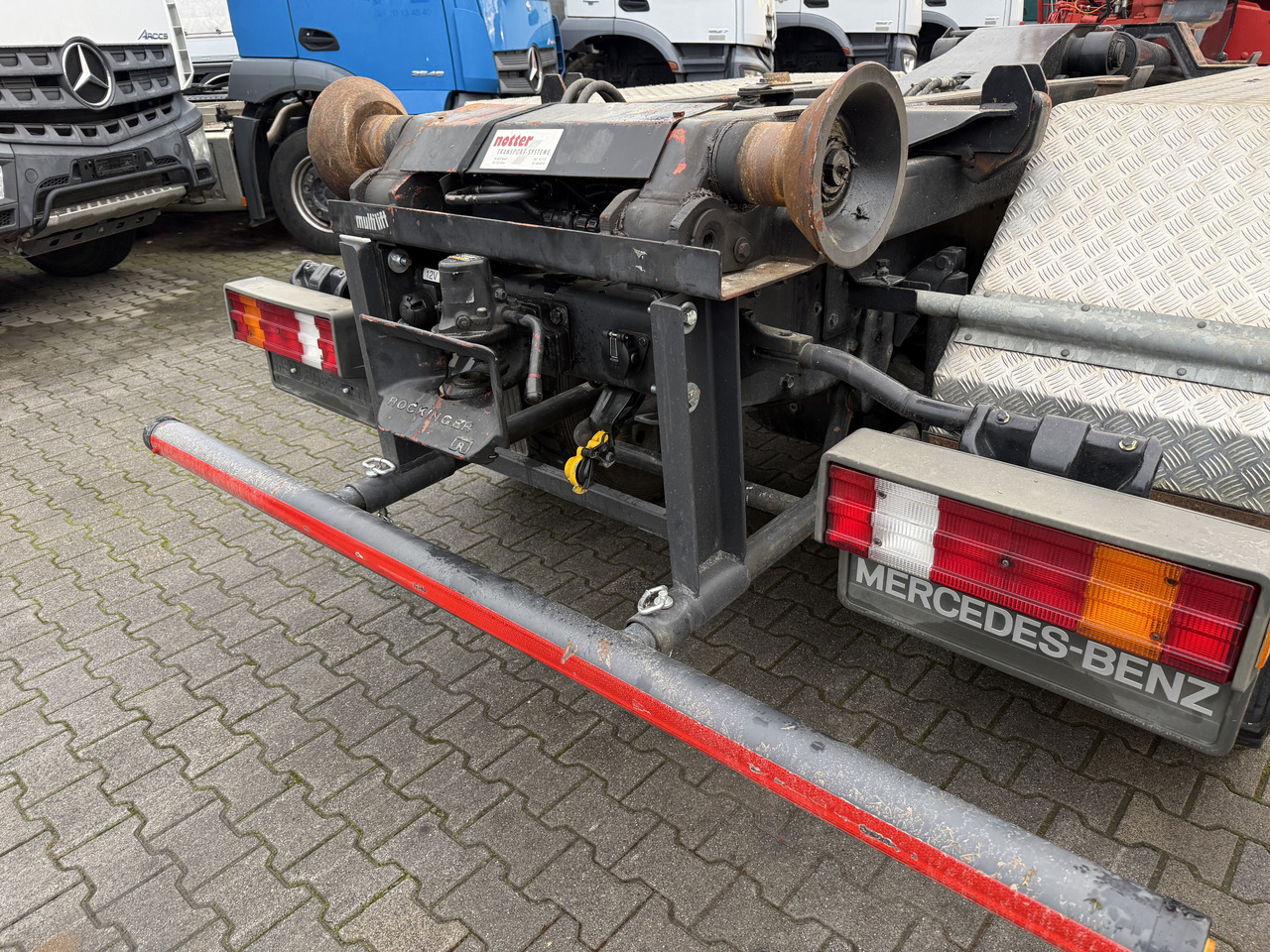 Mercedes-Benz SK 2538 6X4 Haken Kran/ Oldtimer/ Feuerwehr - Autocarro scarrabile, Camion con gru: foto 4 Mercedes-Benz SK 2538 6X4 Haken Kran/ Oldtimer/ Feuerwehr - Autocarro scarrabile, Camion con gru: foto 4