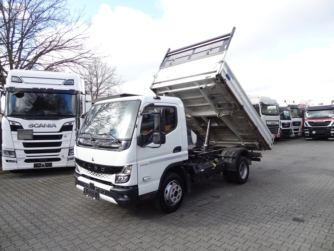 Mitsubishi Fuso 7C18 Meiller - Autocarro ribaltabile: foto 1 Mitsubishi Fuso 7C18 Meiller - Autocarro ribaltabile: foto 1