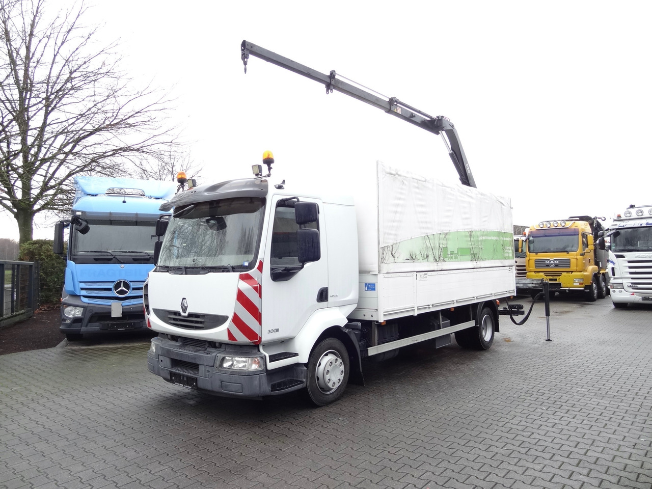 Renault Midlum 300.12 Fassi F80 - Camion con gru, Autocarro con pianale/ Cassone fisso: foto 1 Renault Midlum 300.12 Fassi F80 - Camion con gru, Autocarro con pianale/ Cassone fisso: foto 1