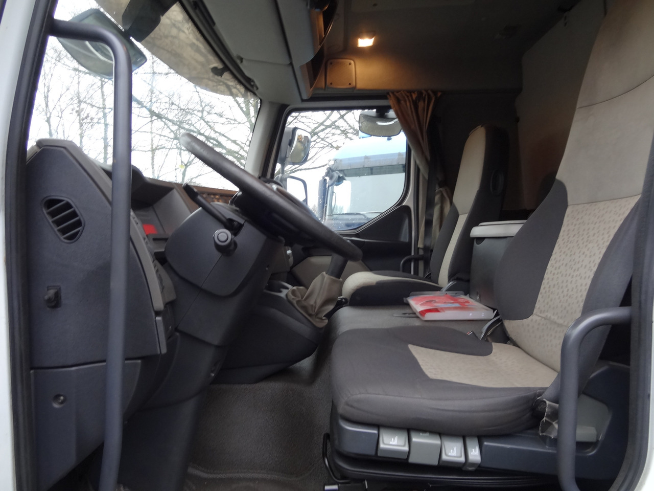 Renault Midlum 300.12 Fassi F80 - Camion con gru, Autocarro con pianale/ Cassone fisso: foto 5 Renault Midlum 300.12 Fassi F80 - Camion con gru, Autocarro con pianale/ Cassone fisso: foto 5