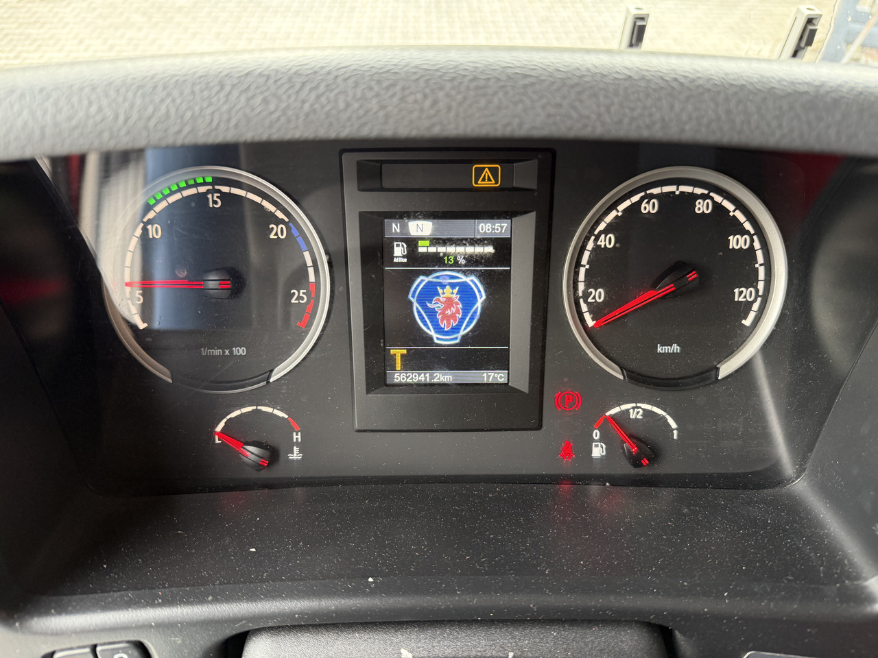Scania P410 4X2 Palfinger PK 13001 - Autocarro con pianale/ Cassone fisso, Camion con gru: foto 5 Scania P410 4X2 Palfinger PK 13001 - Autocarro con pianale/ Cassone fisso, Camion con gru: foto 5