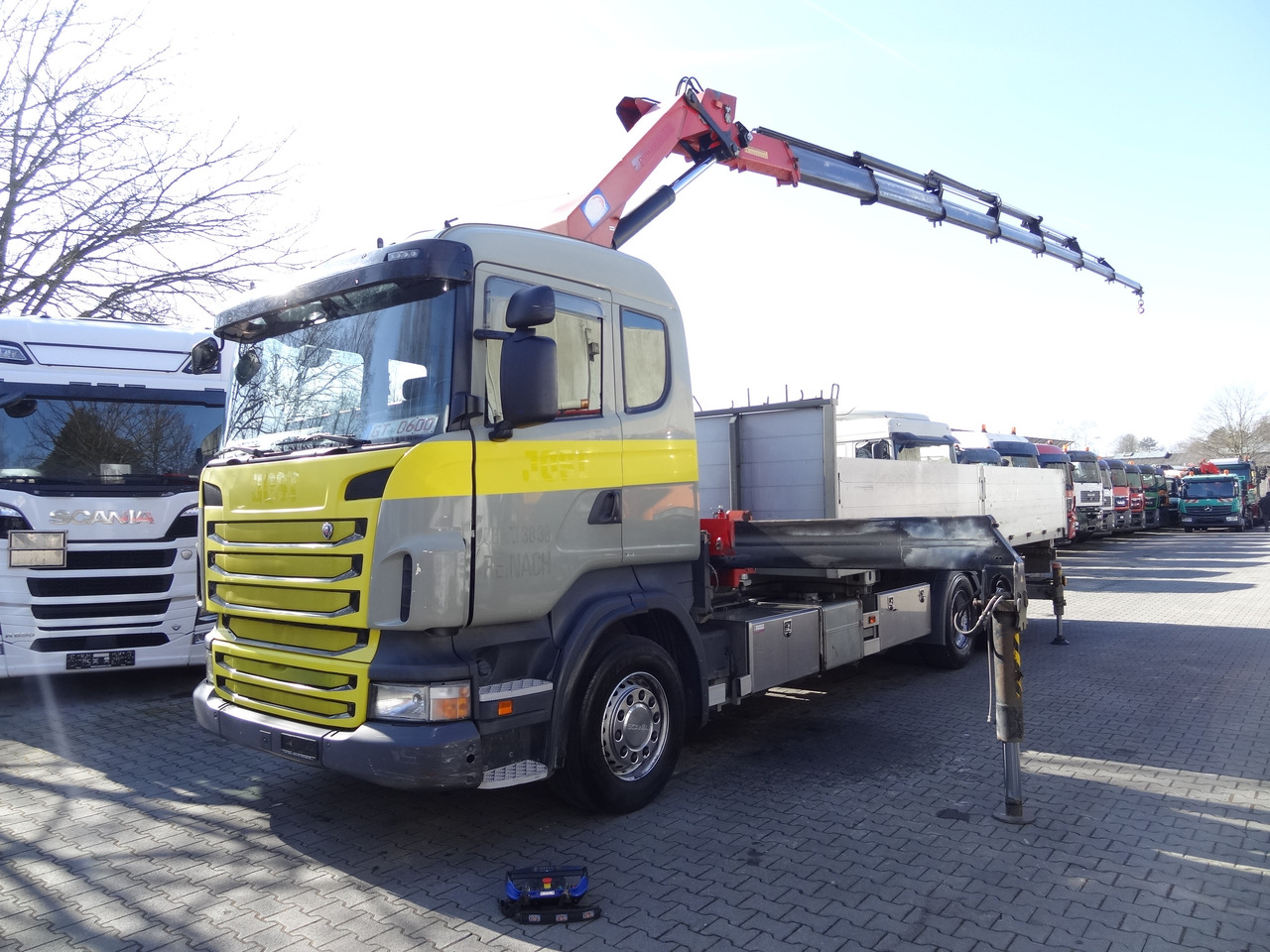 Scania R440 6X2*4 Kran HMF 3000 bis 30 Meter - Camion con gru, Autocarro con pianale/ Cassone fisso: foto 1 Scania R440 6X2*4 Kran HMF 3000 bis 30 Meter - Camion con gru, Autocarro con pianale/ Cassone fisso: foto 1