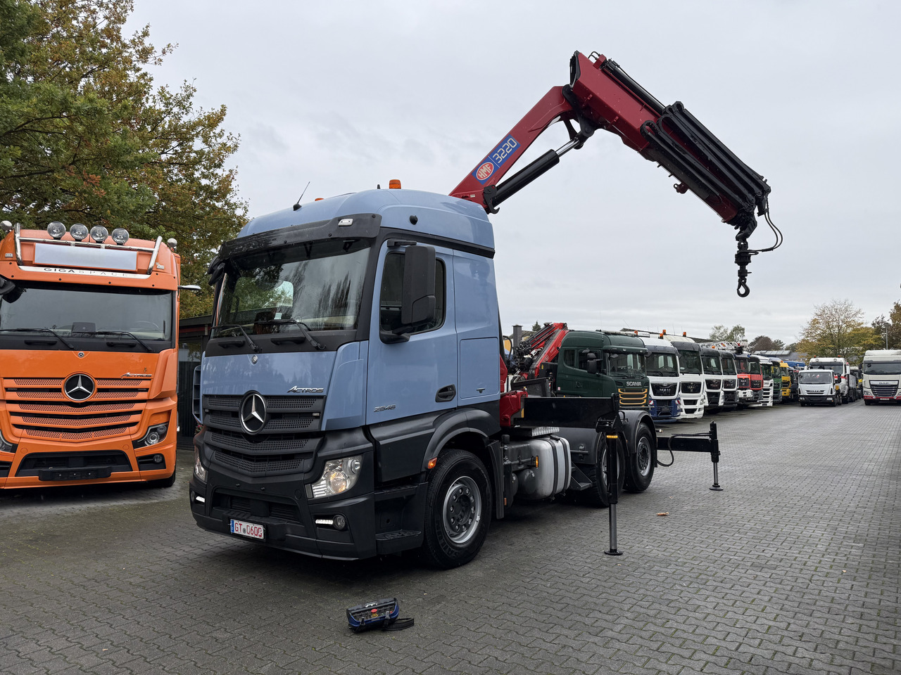 Trattore stradale Mercedes-Benz Actros 2548 LS 6X2 Kran HMF 3220 bis 16 Meter: foto 8