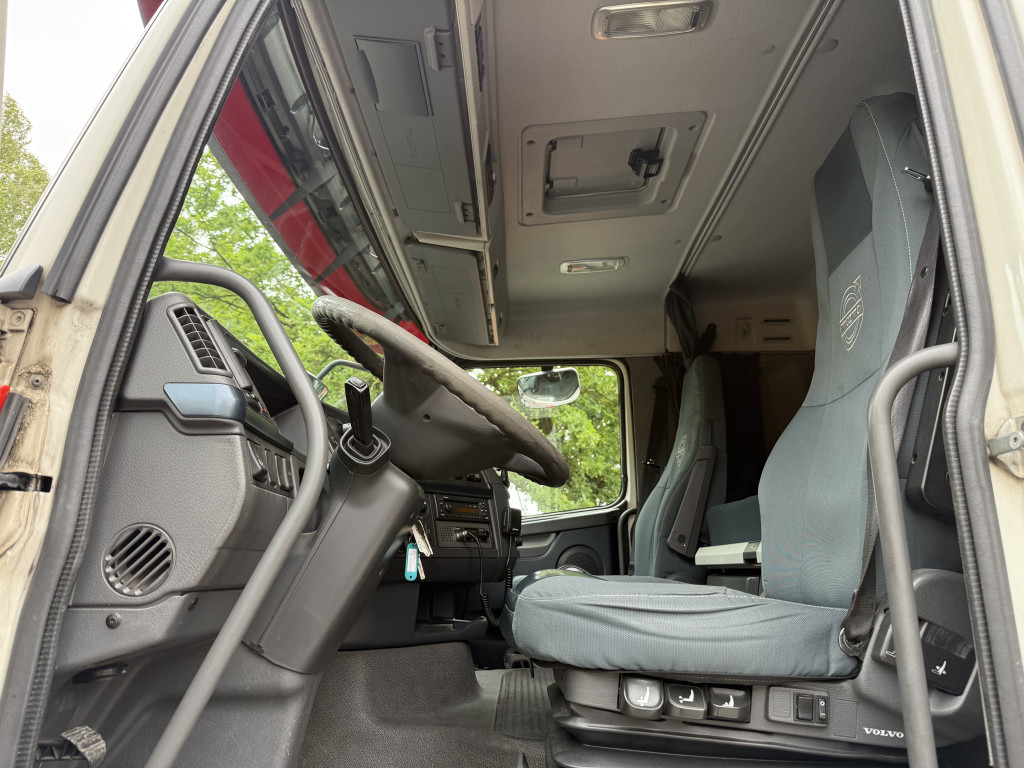 Volvo FH420 6X2*4 Palfinger 29002 bis 27 Meter - Autocarro con pianale/ Cassone fisso, Camion con gru: foto 5 Volvo FH420 6X2*4 Palfinger 29002 bis 27 Meter - Autocarro con pianale/ Cassone fisso, Camion con gru: foto 5