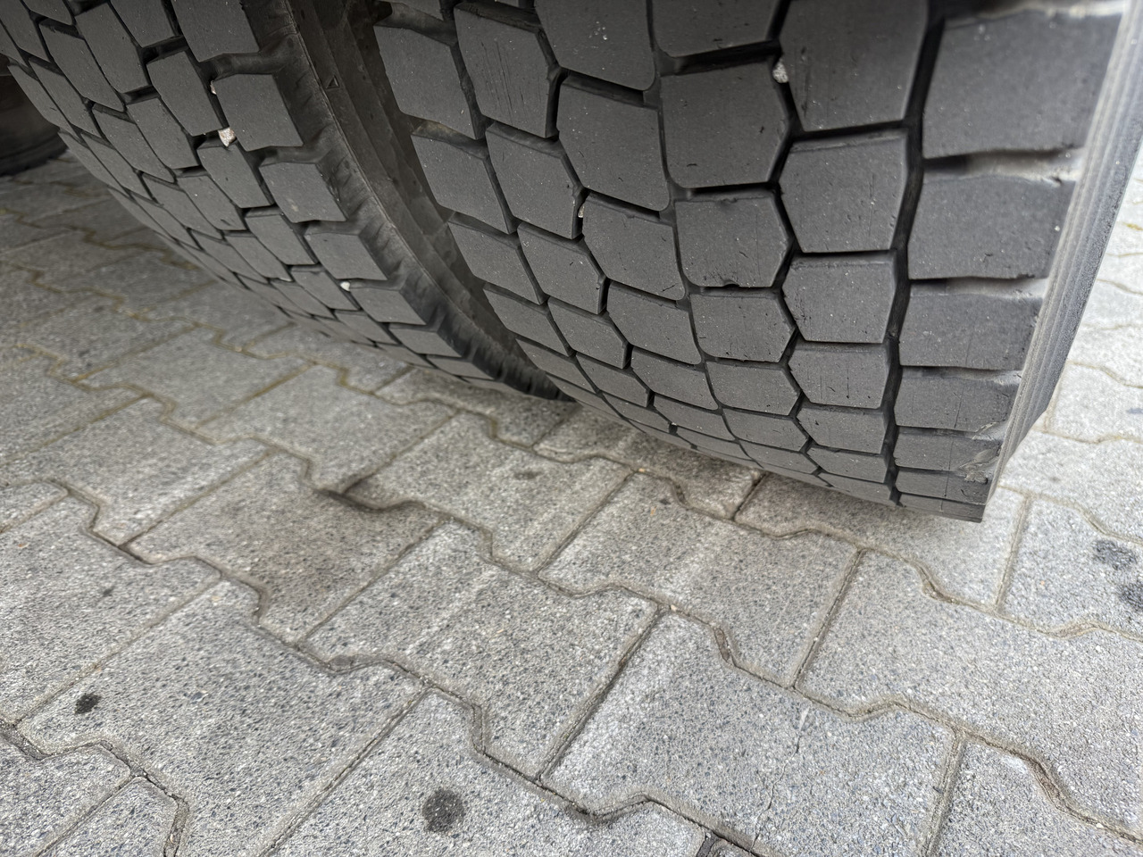 Volvo FL250.18 Carrier Supra 850Mt - Autocarro frigorifero: foto 3 Volvo FL250.18 Carrier Supra 850Mt - Autocarro frigorifero: foto 3