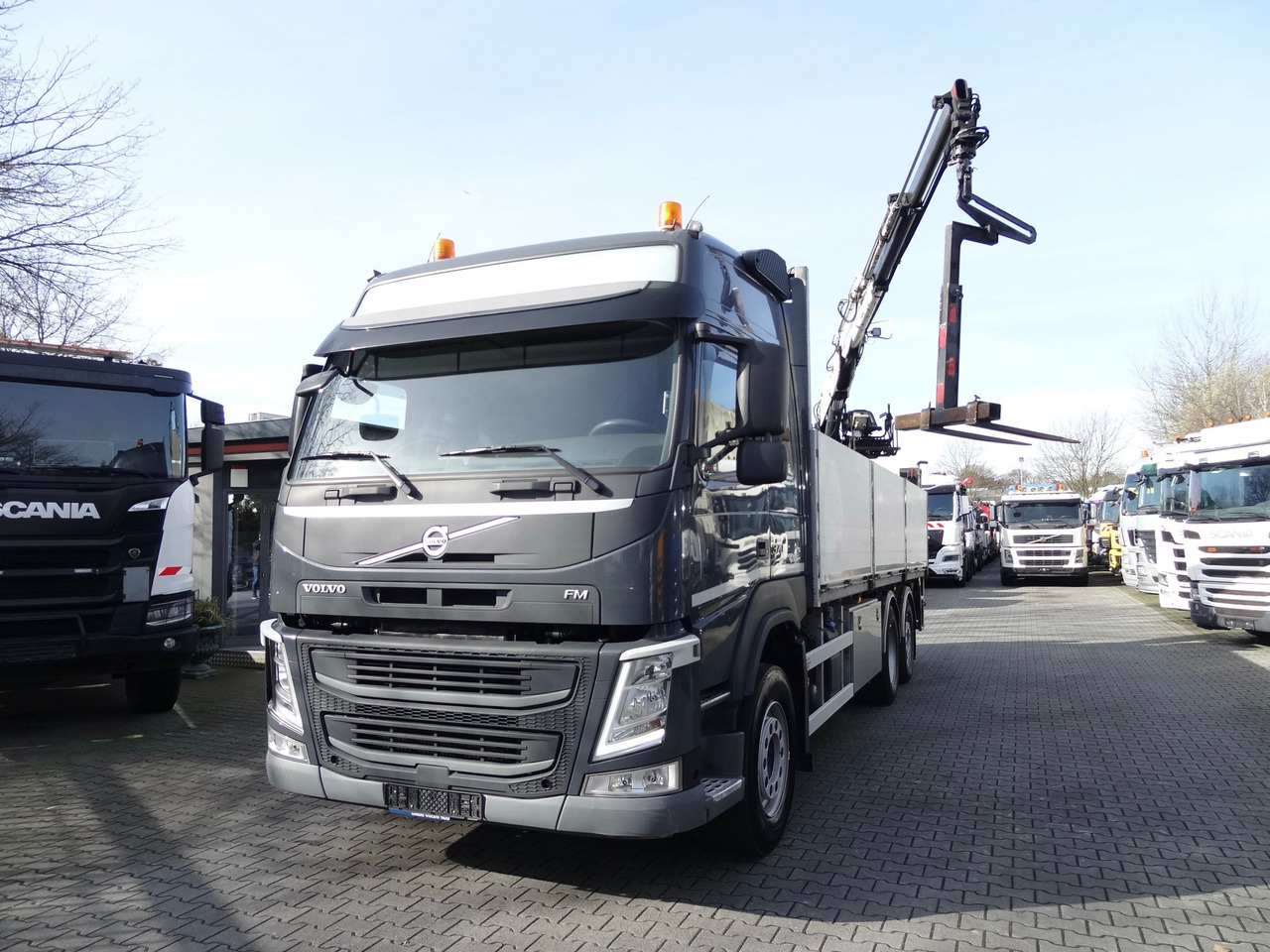 Volvo FM370 6X2*4 Kennis K14 Kran - Autocarro con pianale/ Cassone fisso, Camion con gru: foto 2 Volvo FM370 6X2*4 Kennis K14 Kran - Autocarro con pianale/ Cassone fisso, Camion con gru: foto 2