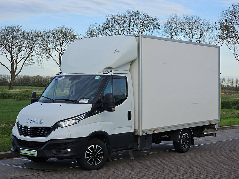 Iveco Daily 35 S 16 AUT. LAADKLEP - Furgone box: foto 2 Iveco Daily 35 S 16 AUT. LAADKLEP - Furgone box: foto 2