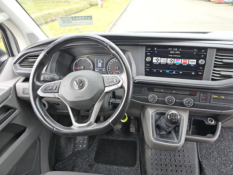 Foto d'interni 1: Furgoncino Volkswagen Transporter 2.0 TDI T6.1 4MOTION Dub.Cab
