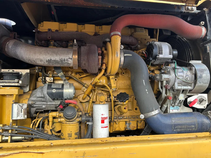 Escavatore gommato Caterpillar M316D: foto 6