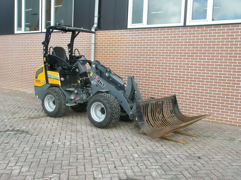 Giant G2200E - Minipala cingolata: foto 4 Giant G2200E - Minipala cingolata: foto 4