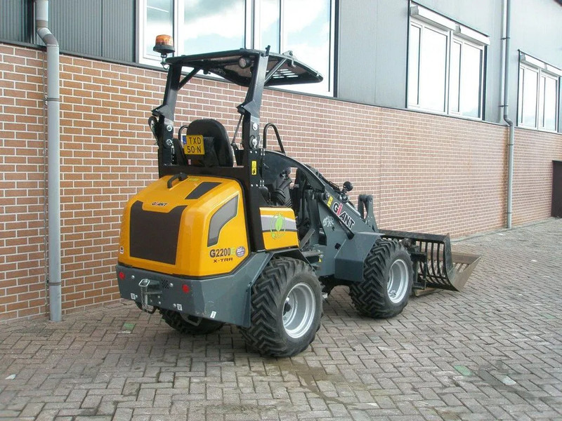 Giant G2200E - Minipala cingolata: foto 3 Giant G2200E - Minipala cingolata: foto 3