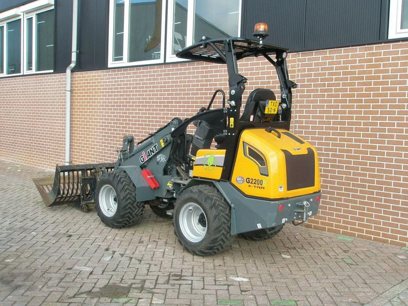 Giant G2200E - Minipala cingolata: foto 2 Giant G2200E - Minipala cingolata: foto 2