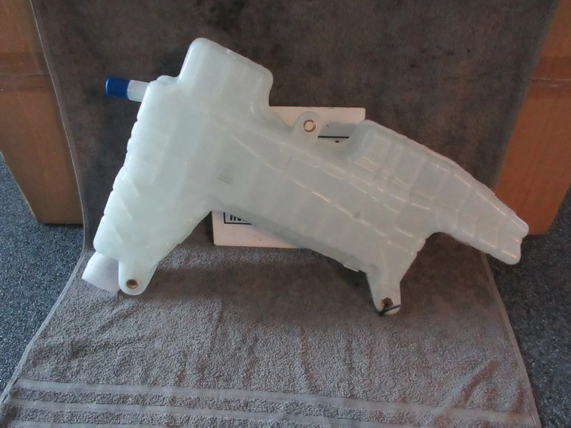 DAF 1404524 / 1700772 EXPANSIEVAT - Serbatoio compensazione per Camion: foto 2 DAF 1404524 / 1700772 EXPANSIEVAT - Serbatoio compensazione per Camion: foto 2