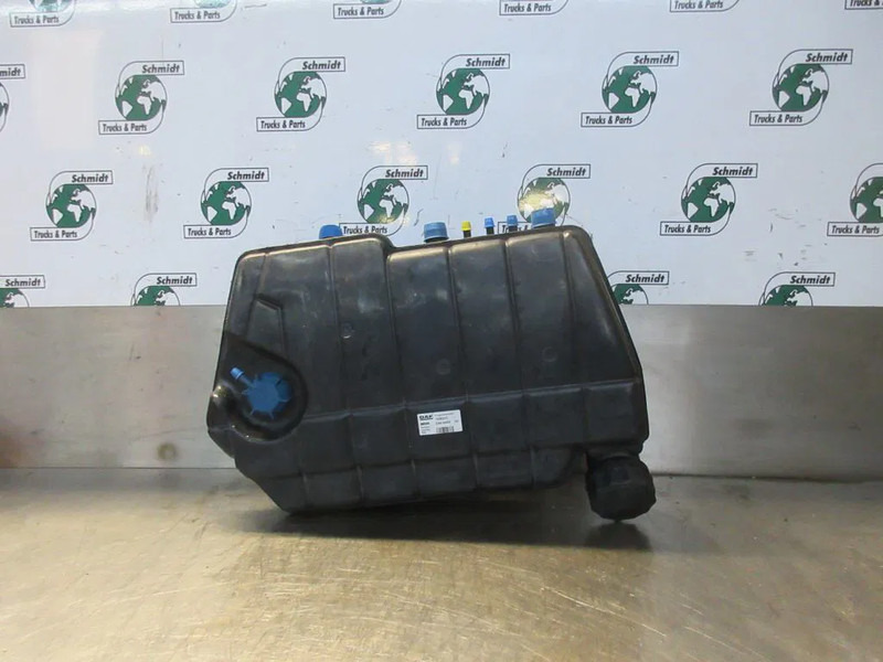 DAF 1626237 EXPANSIEVAT GEBRUIK EN NIEUWE OP VOORRAAD !!!!! EURO 5 - Serbatoio compensazione per Camion: foto 2 DAF 1626237 EXPANSIEVAT GEBRUIK EN NIEUWE OP VOORRAAD !!!!! EURO 5 - Serbatoio compensazione per Camion: foto 2