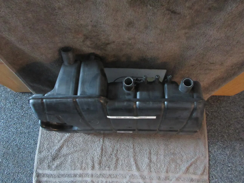 DAF 1626237 EXPANSIEVAT GEBRUIK EN NIEUWE OP VOORRAAD !!!!! EURO 5 - Serbatoio compensazione per Camion: foto 5 DAF 1626237 EXPANSIEVAT GEBRUIK EN NIEUWE OP VOORRAAD !!!!! EURO 5 - Serbatoio compensazione per Camion: foto 5