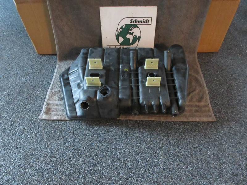 DAF 1626237 EXPANSIEVAT GEBRUIK EN NIEUWE OP VOORRAAD !!!!! EURO 5 - Serbatoio compensazione per Camion: foto 4 DAF 1626237 EXPANSIEVAT GEBRUIK EN NIEUWE OP VOORRAAD !!!!! EURO 5 - Serbatoio compensazione per Camion: foto 4