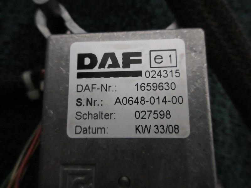 DAF 1659630 KOLOM SCHAKELAAR DAF CF 75 EURO 5 - Sistema elettrico per Camion: foto 3 DAF 1659630 KOLOM SCHAKELAAR DAF CF 75 EURO 5 - Sistema elettrico per Camion: foto 3