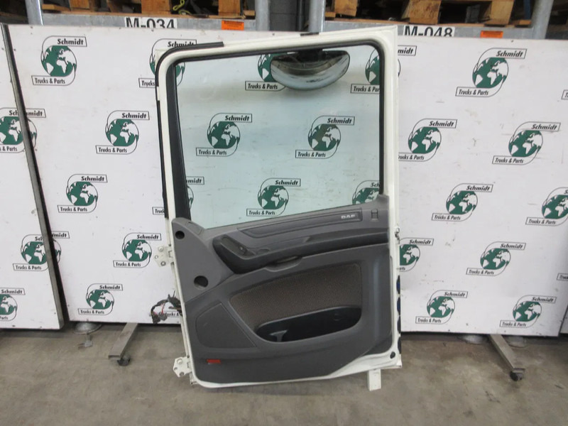 DAF 1881863 DEUR DAF XF 460 EURO 6 MODEL 2016 RECHTS - Porta e ricambi per Camion: foto 2 DAF 1881863 DEUR DAF XF 460 EURO 6 MODEL 2016 RECHTS - Porta e ricambi per Camion: foto 2