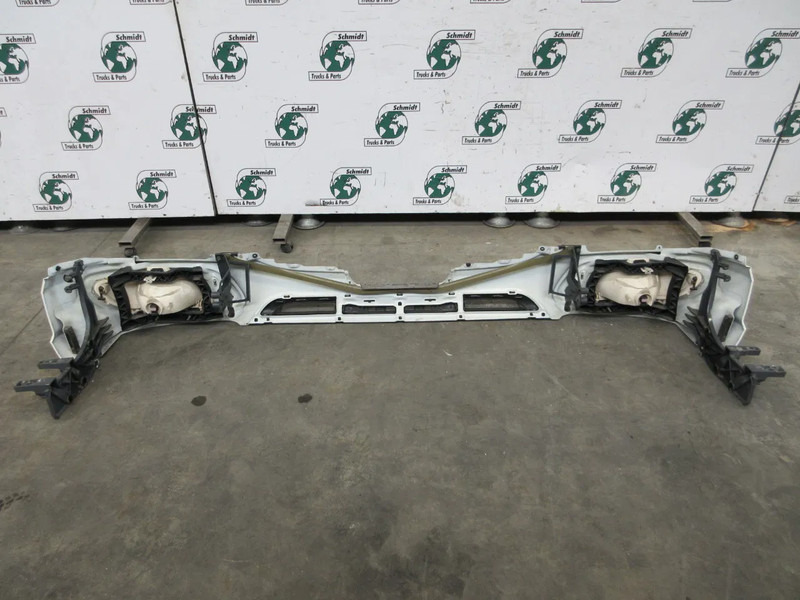 DAF 1953385 // 2032701 // 2032702 BUMPER MET MISTLAMP DAF XF 480 EURO 6 - Paraurto per Camion: foto 2 DAF 1953385 // 2032701 // 2032702 BUMPER MET MISTLAMP DAF XF 480 EURO 6 - Paraurto per Camion: foto 2