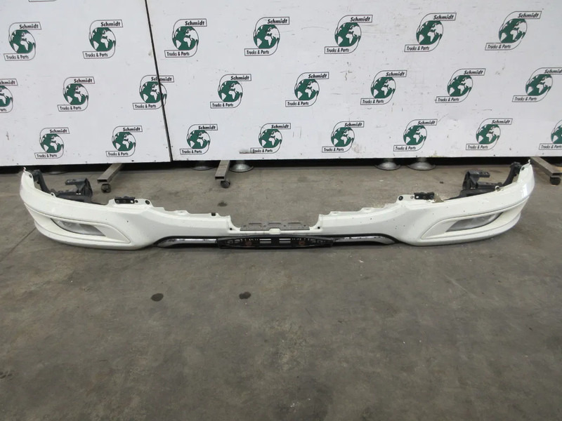 DAF 1953385 // 2032701 // 2032702 BUMPER MET MISTLAMP DAF XF 480 EURO 6 - Paraurto per Camion: foto 3 DAF 1953385 // 2032701 // 2032702 BUMPER MET MISTLAMP DAF XF 480 EURO 6 - Paraurto per Camion: foto 3