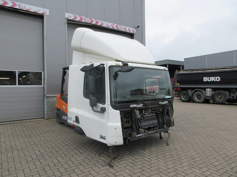 DAF DAF CF 75 DAGCABINE MODEL EURO 5 - Cabina e interni per Camion: foto 4 DAF DAF CF 75 DAGCABINE MODEL EURO 5 - Cabina e interni per Camion: foto 4