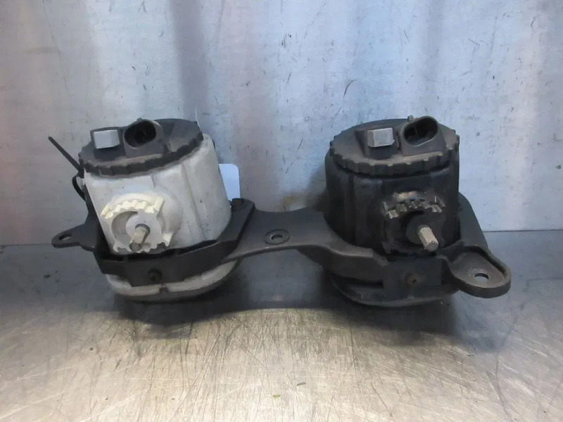 Iveco 504181095 // 504181096 MISTLAMP IVECO HI WAY EURO 6 RECHTS EN LINKS - Fendinebbia per Camion: foto 2 Iveco 504181095 // 504181096 MISTLAMP IVECO HI WAY EURO 6 RECHTS EN LINKS - Fendinebbia per Camion: foto 2