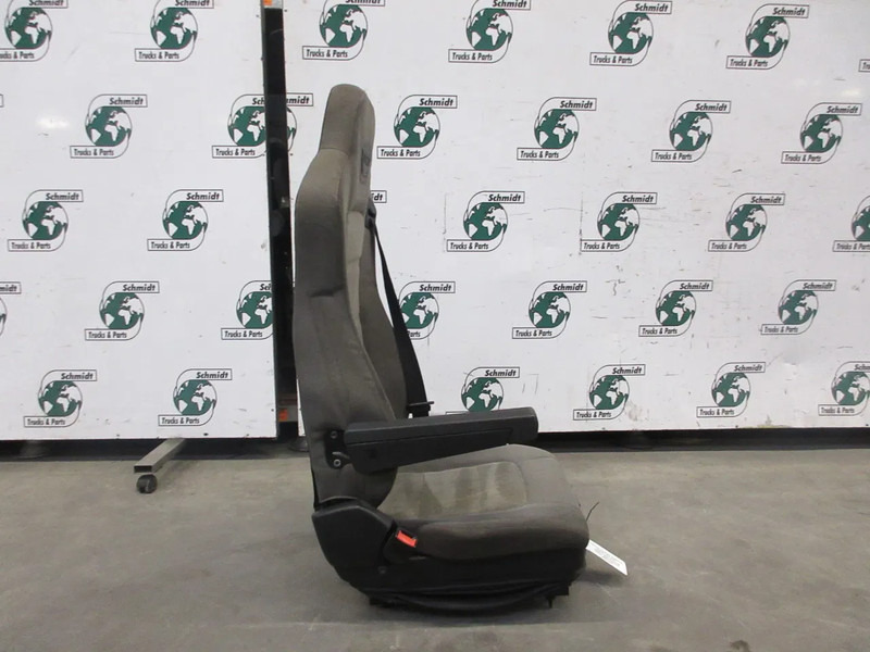 Iveco 5801416515 // 5801389347 IVECO HI WAY EURO 6 MODEL 2018 - Sedile per Camion: foto 5 Iveco 5801416515 // 5801389347 IVECO HI WAY EURO 6 MODEL 2018 - Sedile per Camion: foto 5