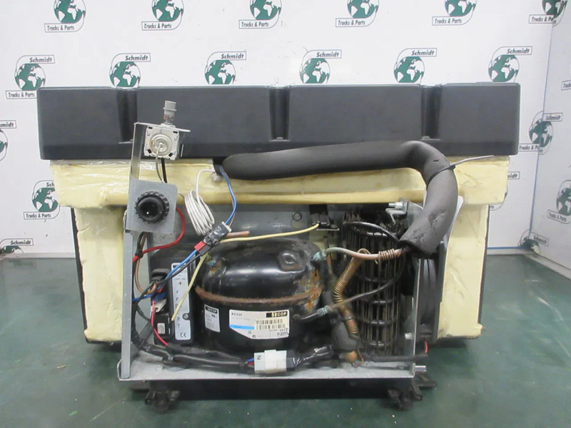 Iveco 5801456393 KOELKAST IVECO HI WAY EURO 6 MODEL 2018 - Sistema elettrico per Camion: foto 4 Iveco 5801456393 KOELKAST IVECO HI WAY EURO 6 MODEL 2018 - Sistema elettrico per Camion: foto 4